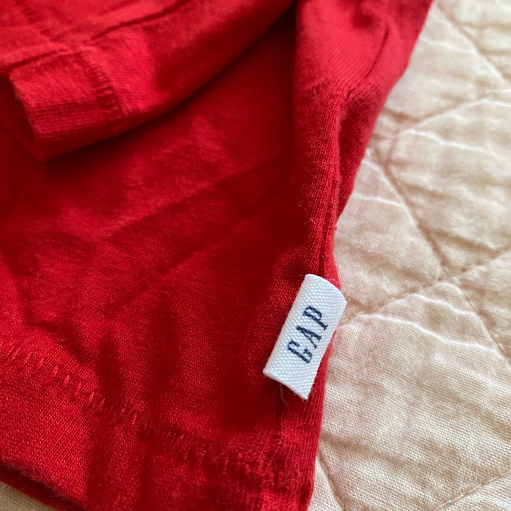 GAP Red 'Raised by Elves' Buddy the Elf Long Sleeve Tee - Picture 3 of 4